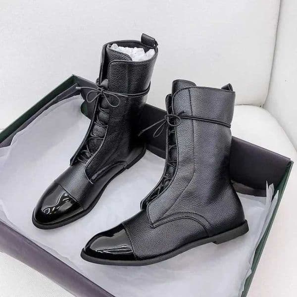 Womens Boots Point Flat Bottom Comfort Motorcycle Boots Lace Up Anti Slip Wearresistant Fashion ladies Boot Botas Mujer W251024