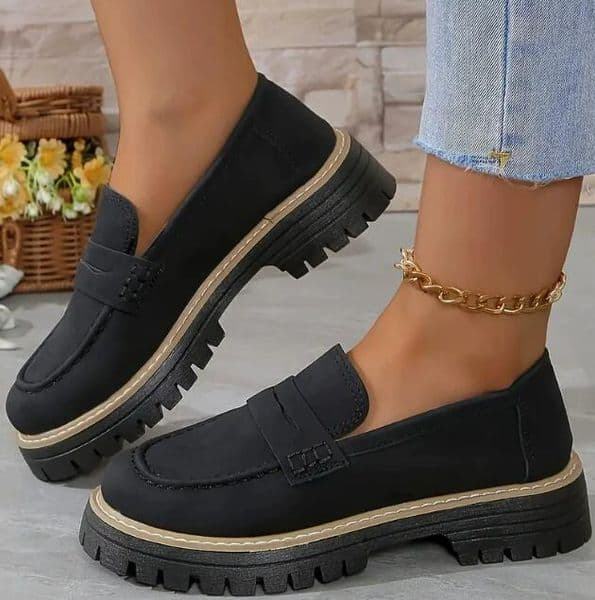 New Spring and Autumn Le Fu Shoes Large Casual Sand Grinding British Style Women's Shoes Coarse Heel Thick Bottom Foreign Trade Retro Z 10.21-10