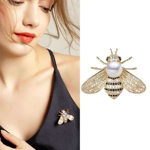 Brooch luxury Designer brooches imitation 1 pearl Bee for Women men Full zircon Anti 1 exposure Pin High end Elegant alloy plated silver Accessory Festival gift
