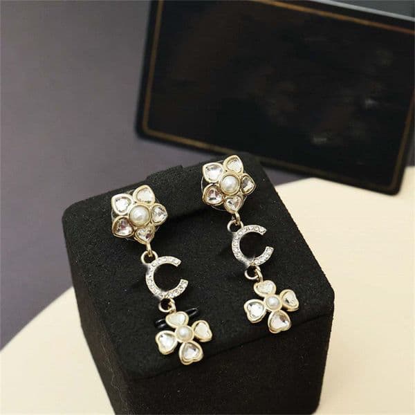 Earrings Stud Luxury Women Diamond pearl Earring Classics jewelry Woman party Z260509