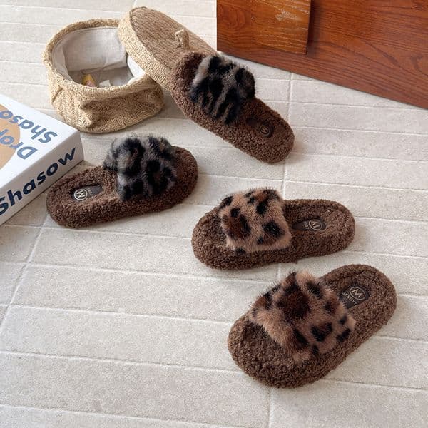 Toddler Fuzzy Slippers Kids Winter Plush Leopard Slippers Girls Boys Cutefeet Slip-On Non-slip Slides Slippers Sizes US9C-US6Y C1228
