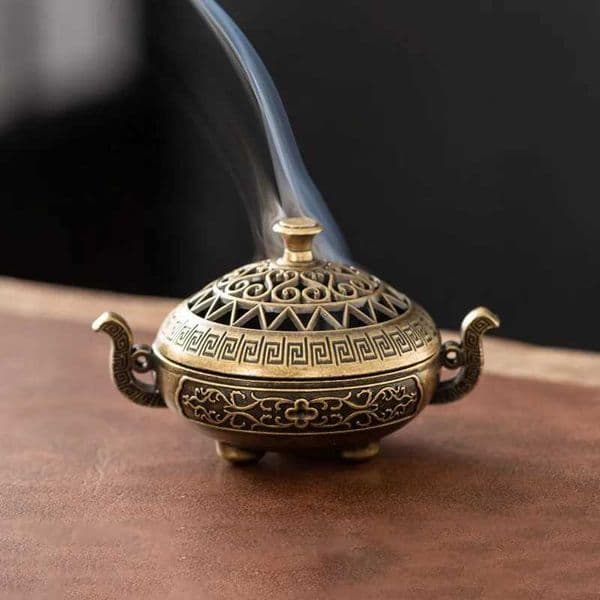 Vintage Alloy Incense Burner Stick Holder Three Legged Hollow Out Mini Sandalwood Censer Incense Burner Home Decoration Z251028