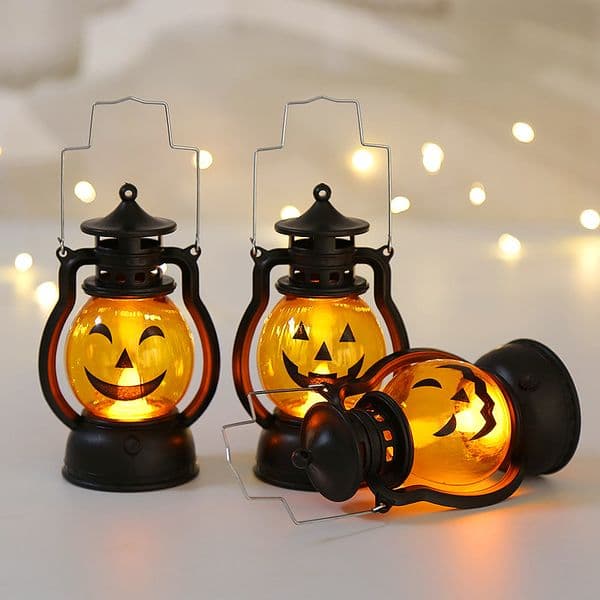 Halloween pumpkin lanterns for kindergarten children, hand-held terrifying atmosphere decorations, scene setting props, led ornaments