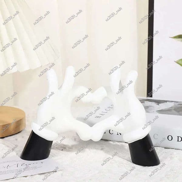 Aesthetic Hand Carving Creative Resin Worship Money Statue Funny Sculpture Desktop Decoration Luxury Living Room Luxury Decoration