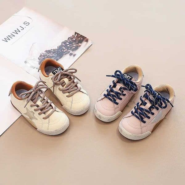 Childrens Spring Autumn Fashion Board Shoes Girls Simple Soft Soled Casual Shoes Boys Star Front Lace Up Versatile Kids Sneakers C2605111