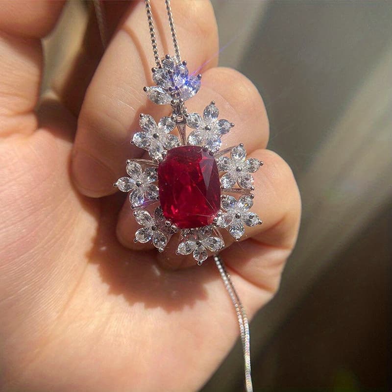 TEMU Floral Red Synthetic Pendant Fashionable Women&;s Necklace Elegant And Evening Party Jewelry Ornate Jewelry