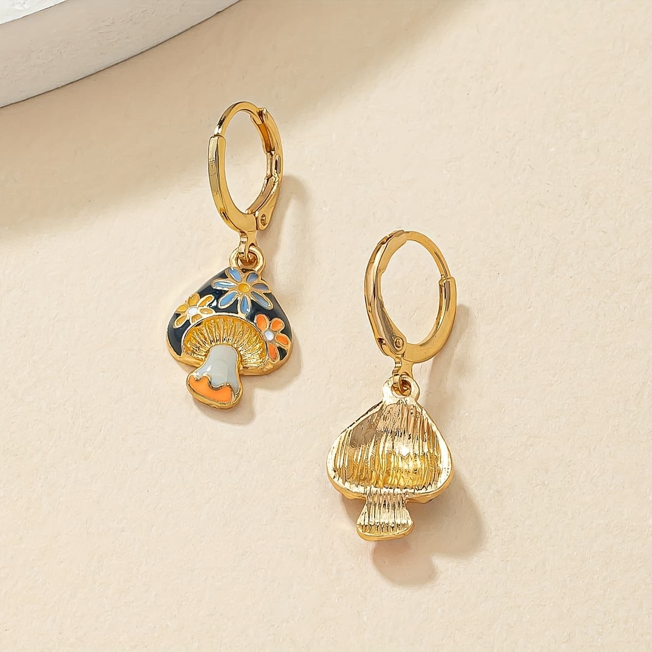 TEMU A Pair Of Golden, Cute, And Beautiful Enamel Drip Mushroom Earrings With A , Perfect As A Gift