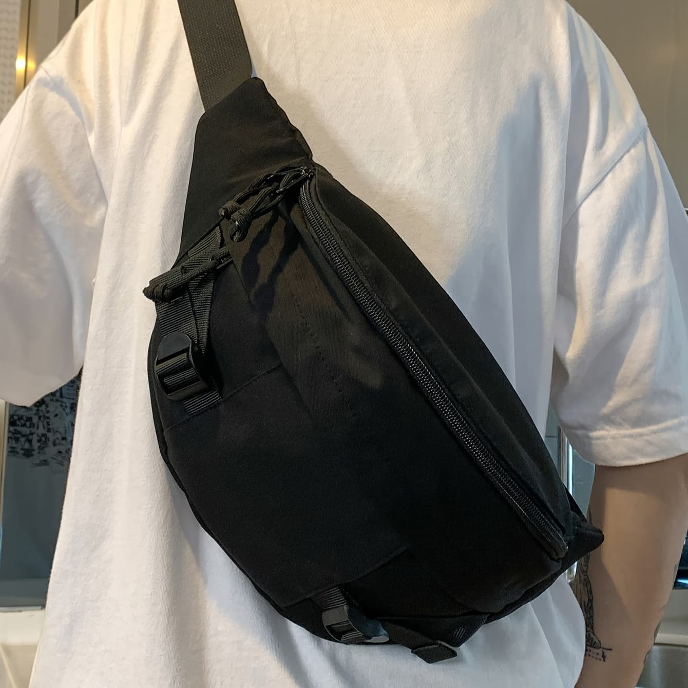 TEMU [men's Chest Bag] 1pc Solid Color Daily Style Men's Bag, Fashionable Versatile 's Chest Bag, Halloween Gift
