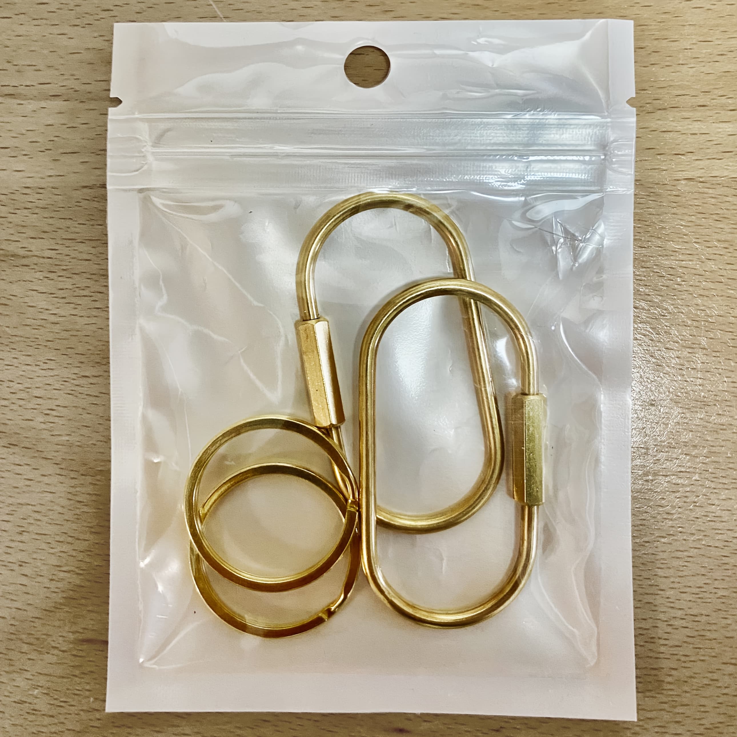 TEMU 2pcs/4pcs Golden Rings With Screw Lock - Elegant Metallic Shine - Pure Copper Golden Keychains - Doll Accessories, Bag & Wallet Organizer - Durable Outdoor And Everyday Use Decorative Charms
