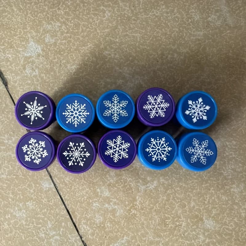 TEMU 10pcs Snowflake Stamps - Plastic Non-electric Suitable For Favors, Classroom Prizes, Gift Bags & Carnival Rewards - Self-sealing Winter Activity Stamps For & (10 Stamps)