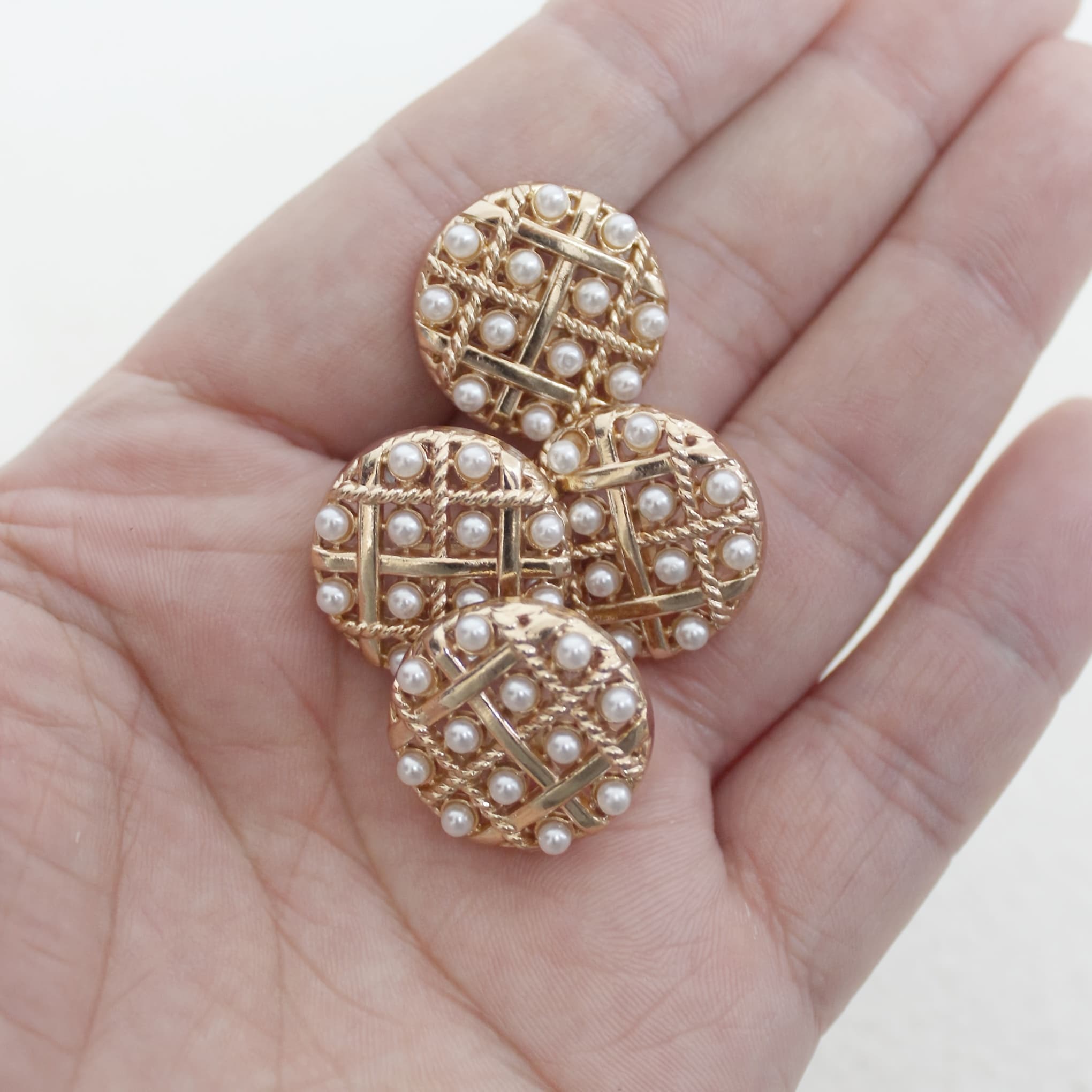 TEMU 4 Pcs Gold-tone Pearl-embellished Round Buttons For Sewing, Suitable For Coats, Sweaters, And Snowflake Fabrics