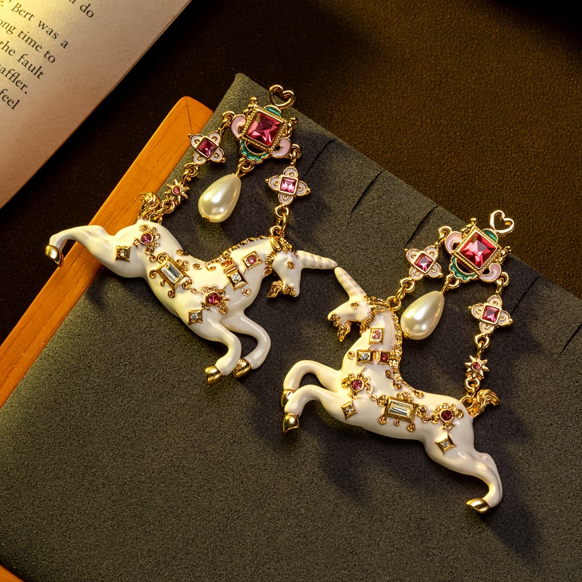 TEMU 1 Pair Of Medieval Vintage Multi-shaped Inlaid Horned Pony Earrings, Gorgeous Design, Suitable For Daily Wear, Gifts, And Prom Additions