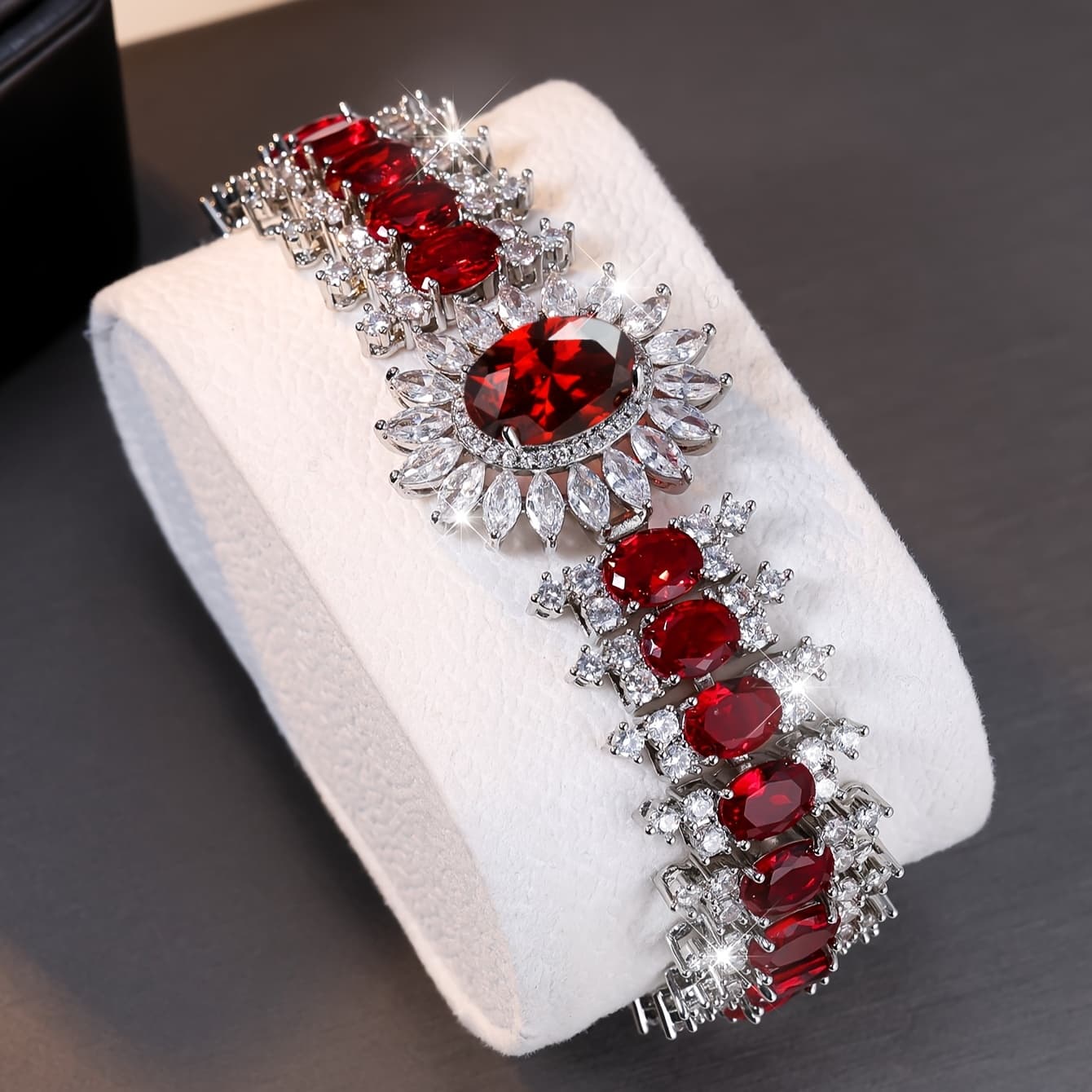 TEMU A Fine And Luxurious Red Synthetic Synthetic Zirconia Bracelet, A Fashionable And Versatile Ladies' Bracelet Suitable For Wearing At Parties And Banquets.
