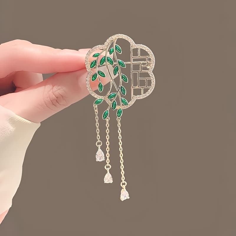TEMU A Vintage Chinese-style Brooch Featuring Design With Tassels, Perfect For To A Qipao Or Hanfu As A Decorative Accessory For Coats