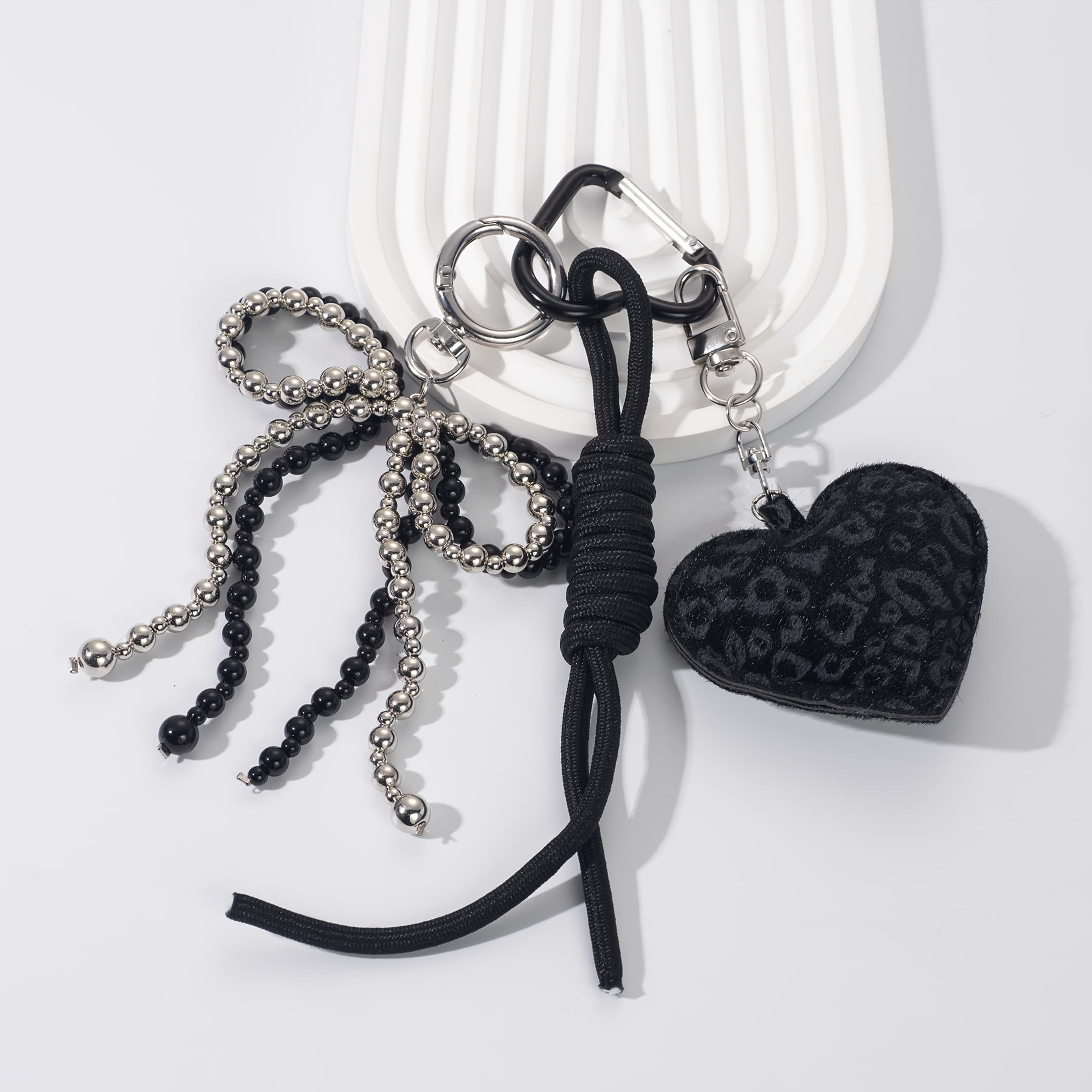 TEMU 1pc Print Heart Keychain Charm, Black And Silvery Bow Bead Strand With Braided Lanyard, Bag Accessory, Simple Sweet And Cool, Holiday Gift