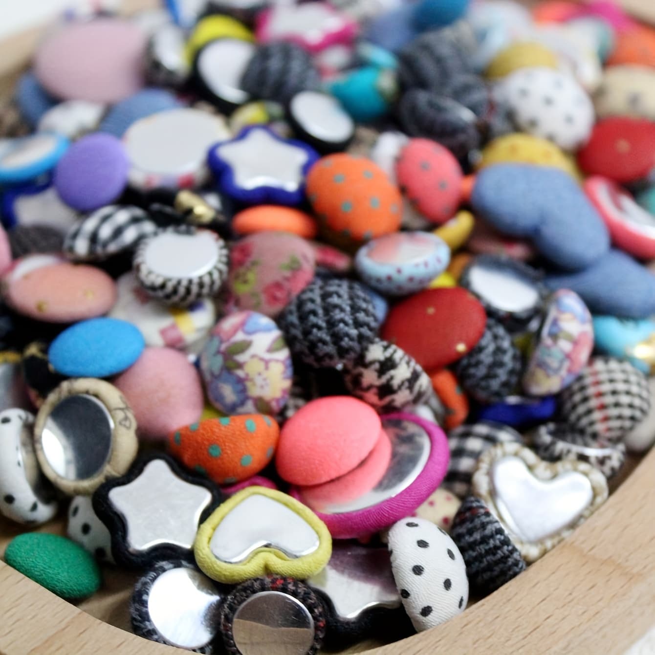 TEMU 30pcs/100pcs Colorful Mixed Cloth Bag Flat Bottom Buttons Patches Handmade Hair Clips Hair Bands Earrings Additions Material Pack