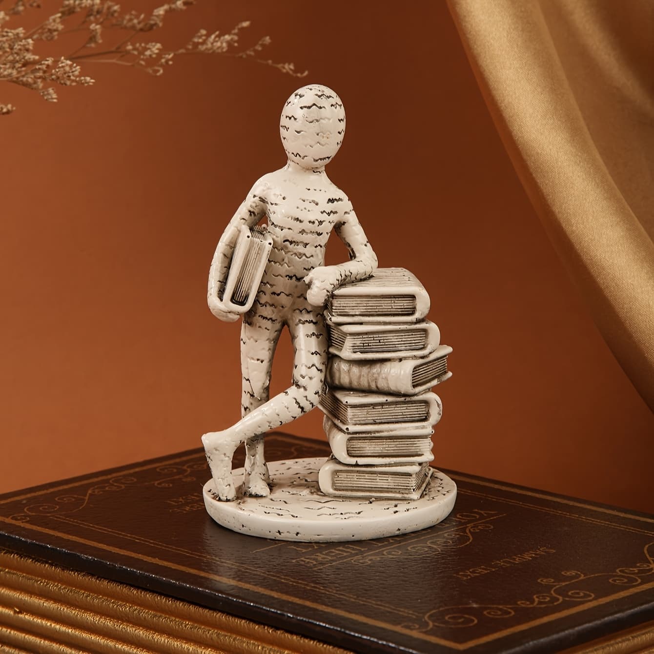 TEMU Reading Villain, Resin Ornaments, Decorations, Handicrafts, Creative Bookshelf Decorations