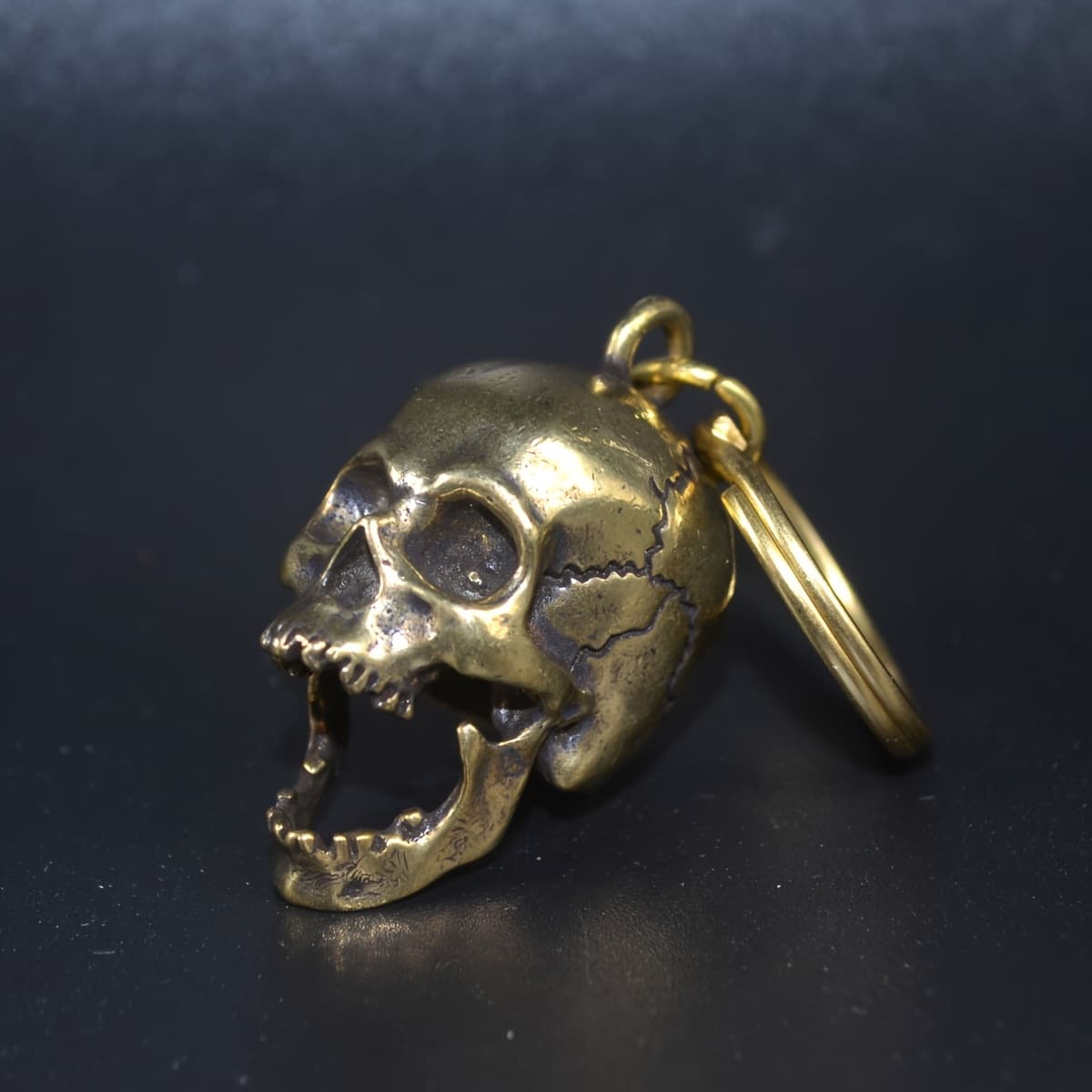 TEMU Lost-wax Casting Brass Gothic Human Skull Keychain Pendant - Vintage Car Key Ring & Backpack Charm Accessory