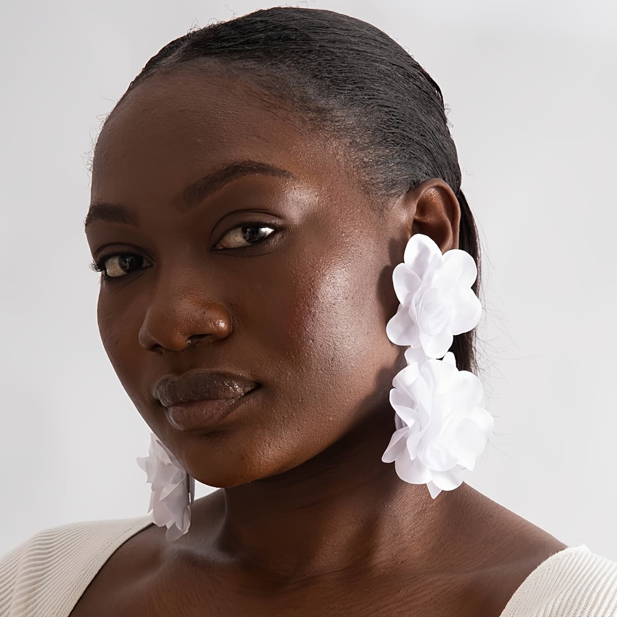 TEMU 1 Pair Fashion Polyester Fiber Large Flower 3d Simulation Flower Ear Drop Earrings Suitable For Women Bride Prom Party Gift For Friend