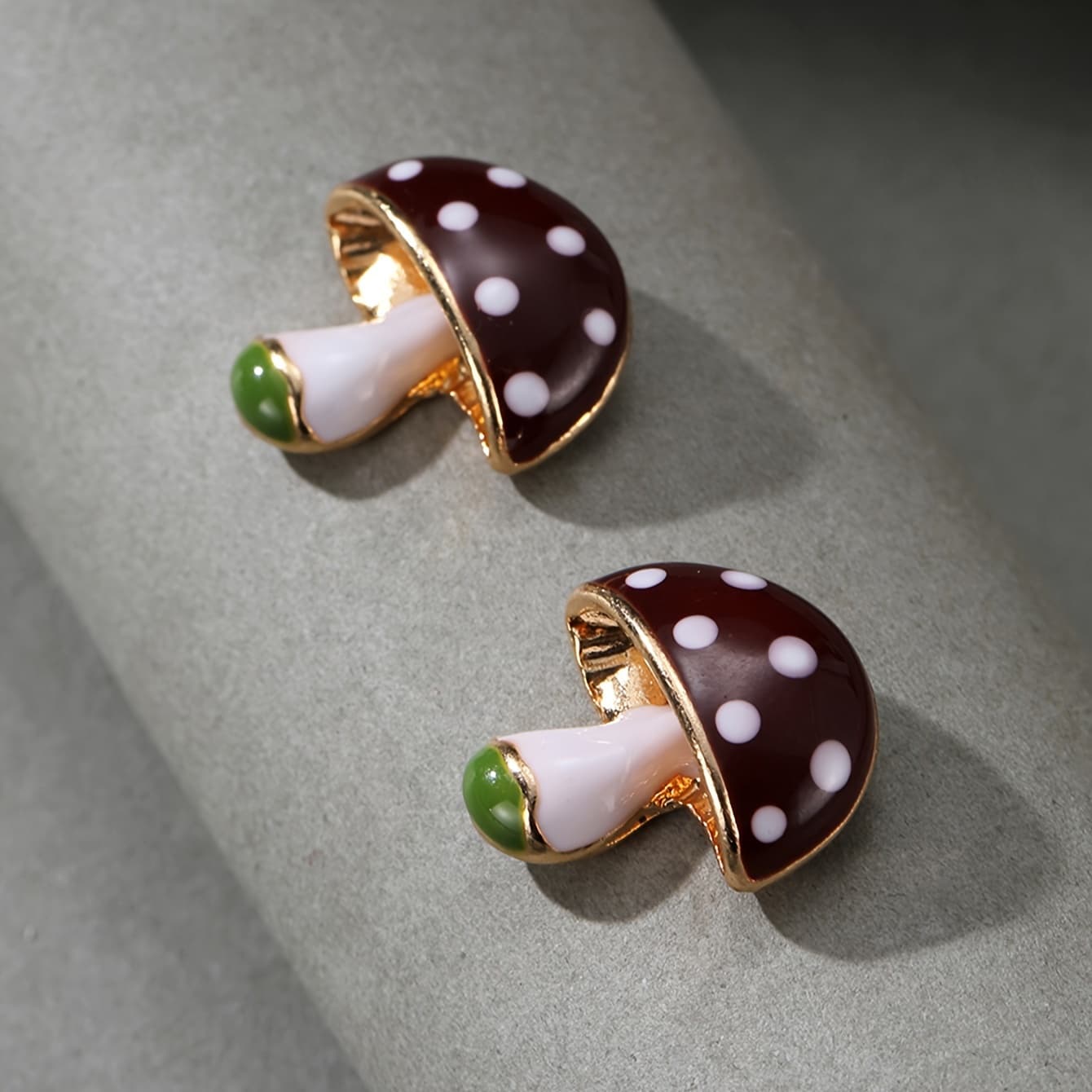 TEMU 1 Pair Style Cute Sweet Burgundy Enamel Small Mushroom Stud Earrings Women's Holiday Birthday Date Prom Banquet Wedding Party Vacation Shopping Additions