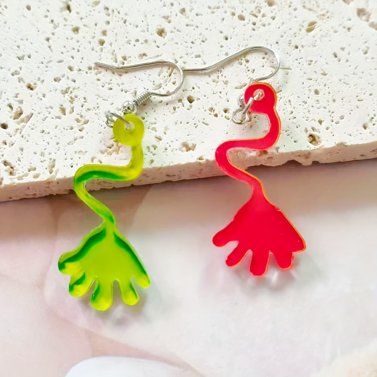 TEMU 2d Flat, 1 Pair Of 2d Fun Acrylic Earrings, Nostalgic Classic Vintage Earrings