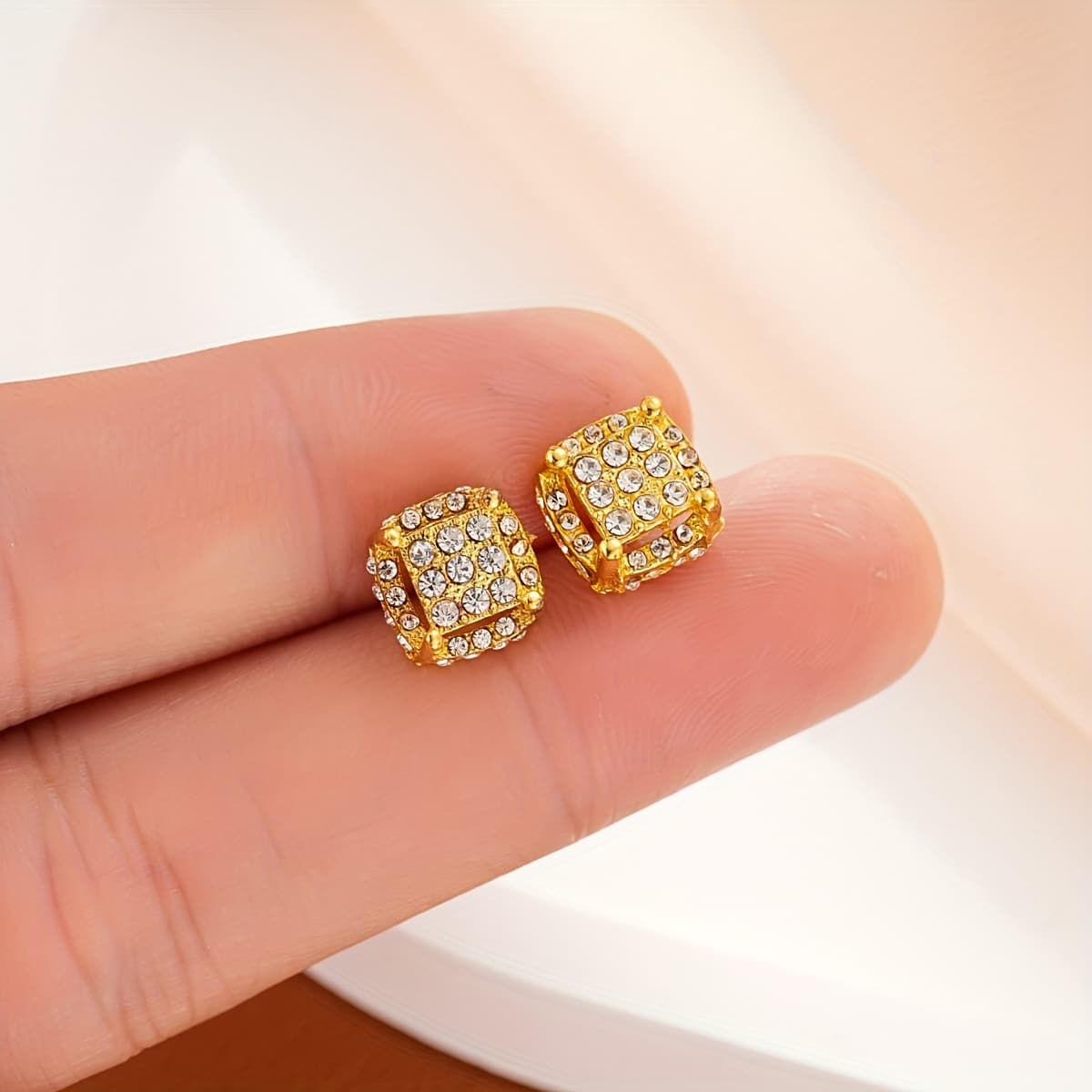 TEMU 1pc Artificial Round Screwback Stud Earrings