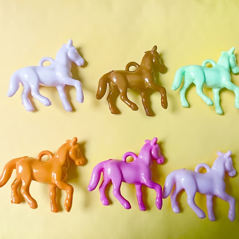 TEMU 6pcs Of Resin Molded Horse Accessories For Diy Use In Making Chain Bags, Key Chains, Necklaces, Pendants And Earrings. In Red, Yellow And Green Colors. Of Applications.