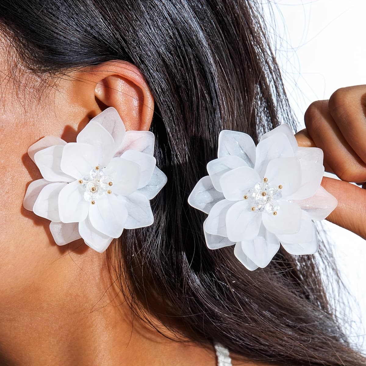 TEMU 1 Pair Fashion Fresh Resin Petal Flower Stud Earrings Temperament Earrings Women's Ball Party Gathering Vacation Valentine's Gift