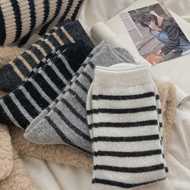 TEMU 4 Pairs Thick Plush Socks Women's Ins Trendy Autumn Winter Korean Style Striped Plush Mid-calf Socks Scrunch Socks Warm