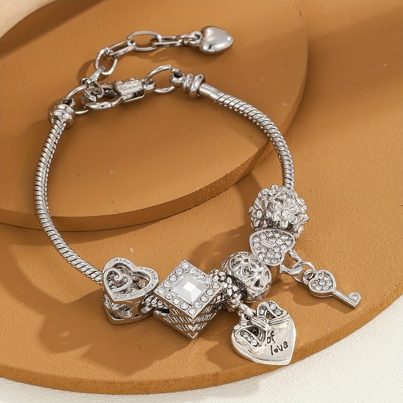 TEMU 1pc Of European And American Stylish Love Bow, Love Flower 2-in-1 , Keychain, Bead Bracelet