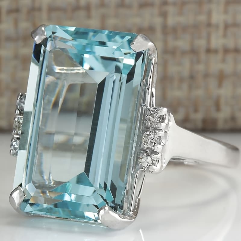 TEMU 1pc Women's Anniversary Ring Classic Simple 4-prong Inlaid Square Synthetic Gemstone Ring Women' Casual Wear Wedding Banquet Party Luxury High-end Jewelry