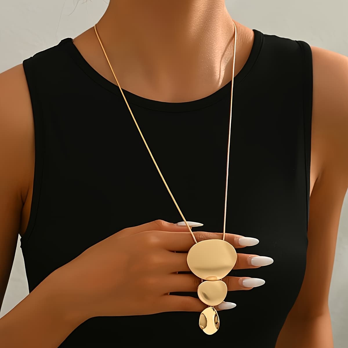 TEMU A Fashionable, Easy, Irregular Geometric Circular Pendant Necklace