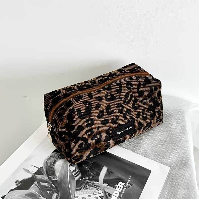 TEMU Large Capacity Fashion Leopard Print Makeup Bag - Durable Polyester, , Zipper Closure, Suitable For Travel And Daily Use, Makeup Travel Bag, Stylish Makeup Organizer, Secure Zipper Closure