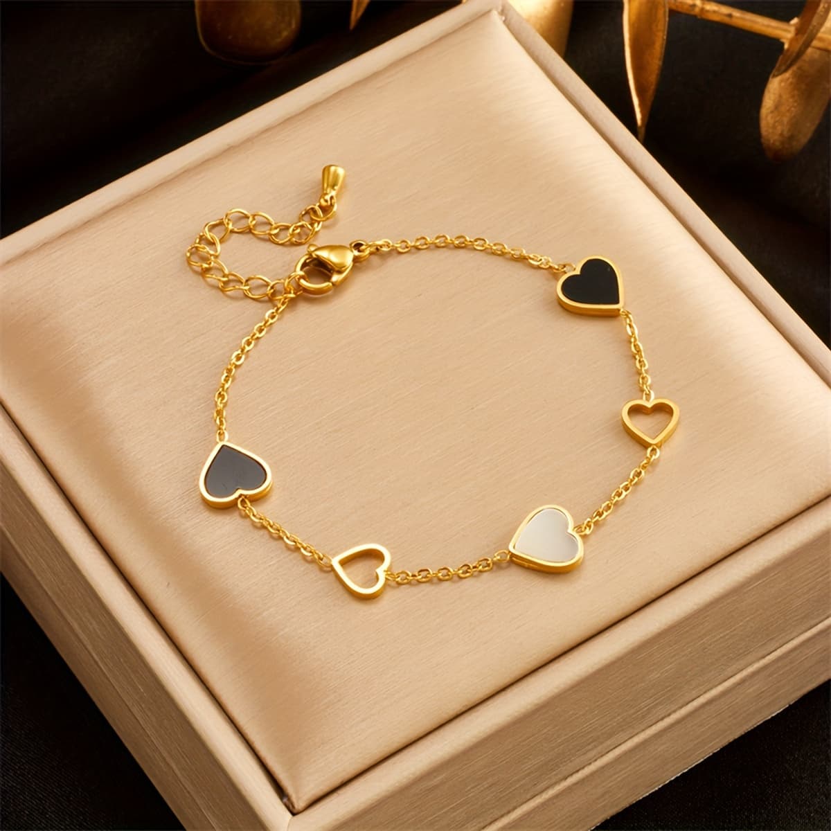 TEMU Fashionable And Minimalist Stainless Steel Bracelet Chain Black And White Heart Shaped Bracelet Fashion Creative Women Jewelry Gift