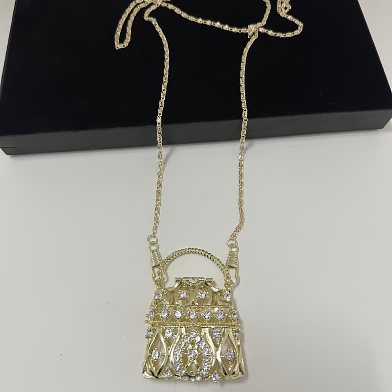 TEMU 1pc Small And Exquisite 2025 New Hollow-out Mini Bag Design Pendant Necklace Charm Accessory For Women, Street Style Outfit, Daily Popular Ins-style, Ideal Gift