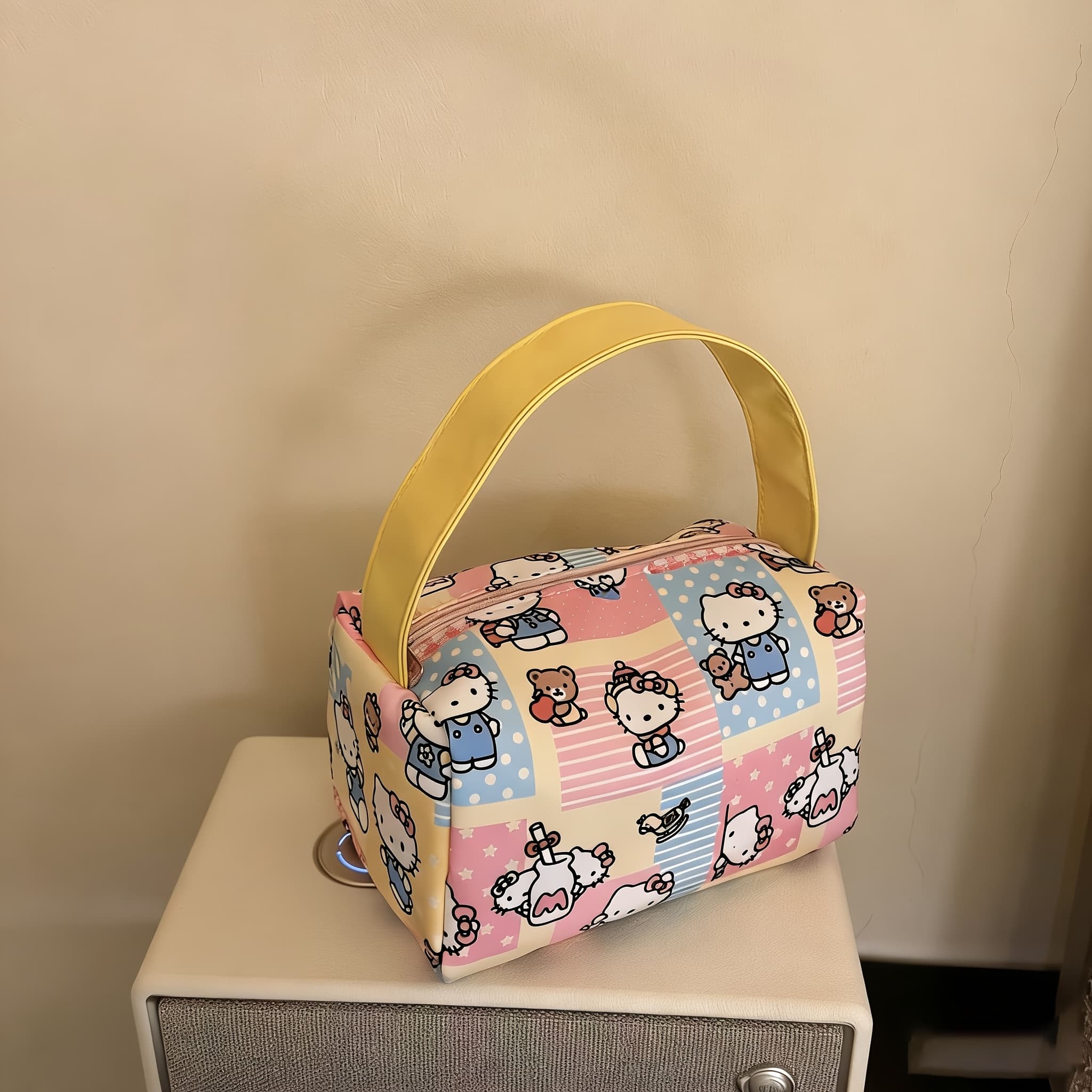 TEMU Ip Hello Kitty Style 2026 New Pillow Bag/women's Handbag, Adorable Hello Kitty Print Decoration, Large Capacity With Zipper Design, Suitable For Daily Commuting, Ideal Holiday Or Birthday Gift