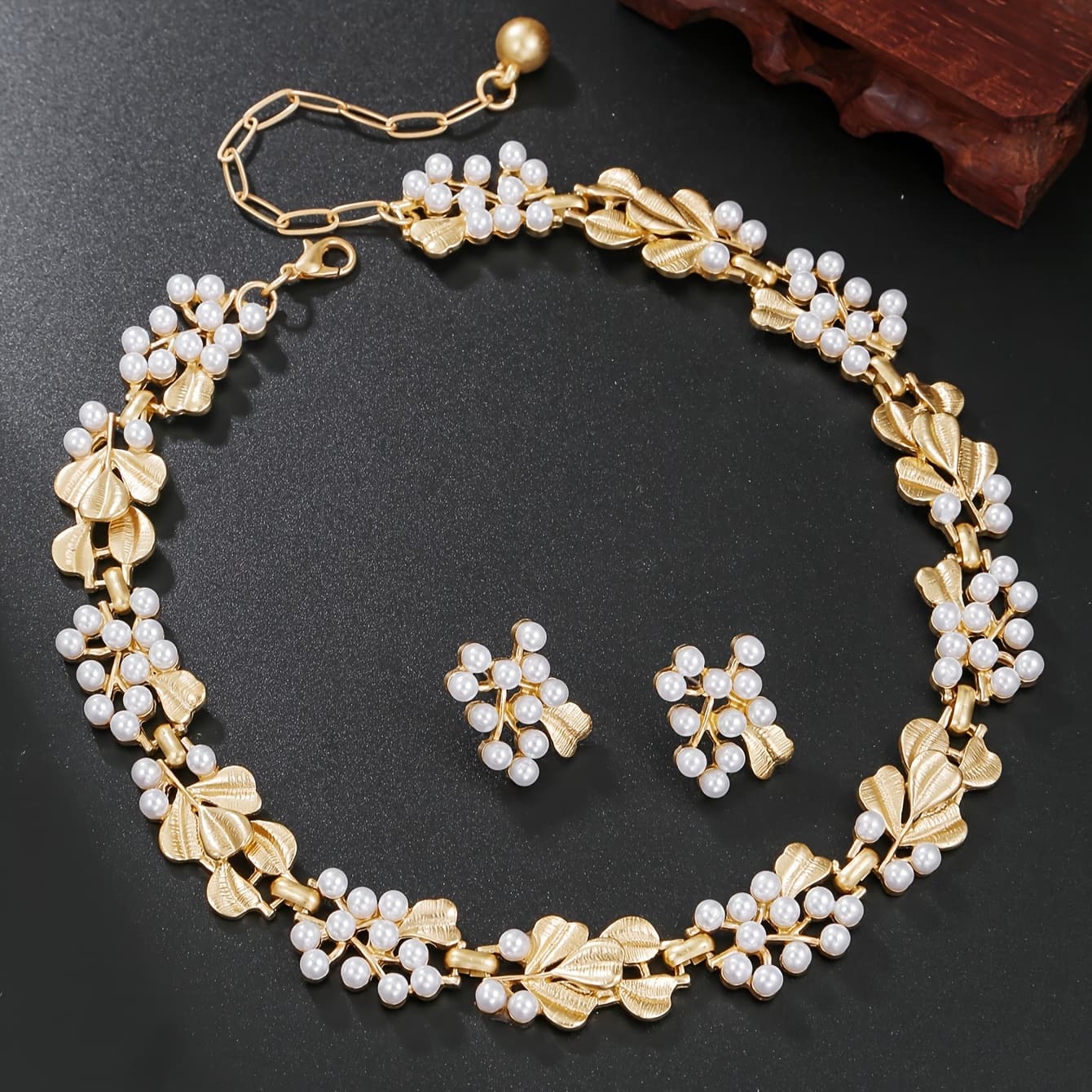 TEMU Fashionable Floral Faux Pearl Clavicle Accessory Necklace And Stud Earrings Set