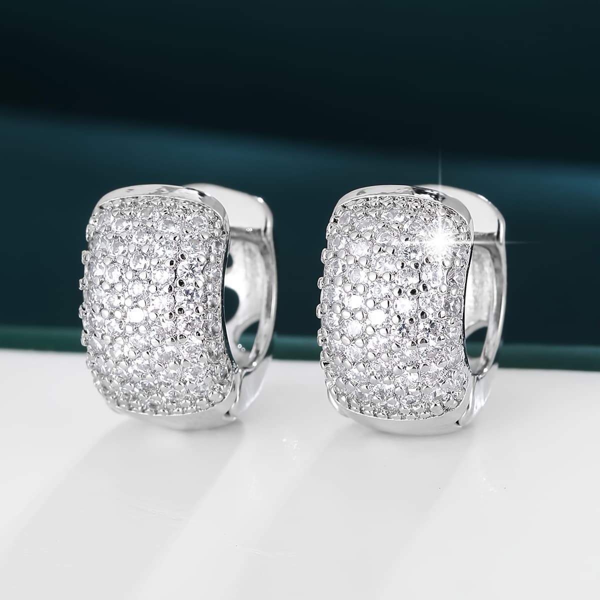 TEMU Men's Fashion Earrings Featuring Hollow Shell Design With Full Synthetic Zircon​ Stones, Exuding A High-end Vibe