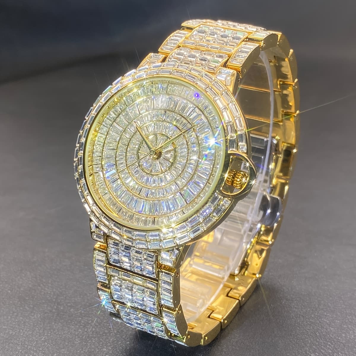 TEMU 1pc Pladen Luxury Men' With Rhinestones, Fashion Hip-hop Gemstone, Round Dial, Alloy Band, Quartz Movement, Battery Operated, Water Resistant, For Party, New Year, , Ramadan