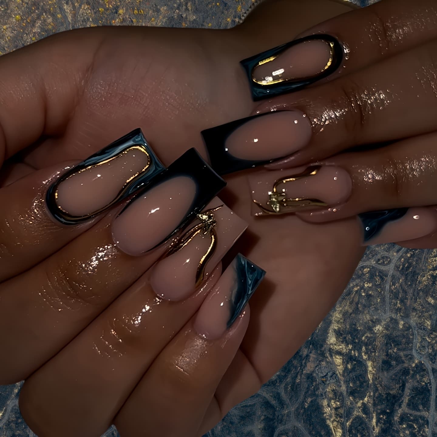 TEMU A Set Of 24 Medium Square False Nails, Elegant And Luxurious, With Gold-plated Edges, Asphalt Texture, Golden Roc Spreading Its Wings And About To Fly, Fashionable And
