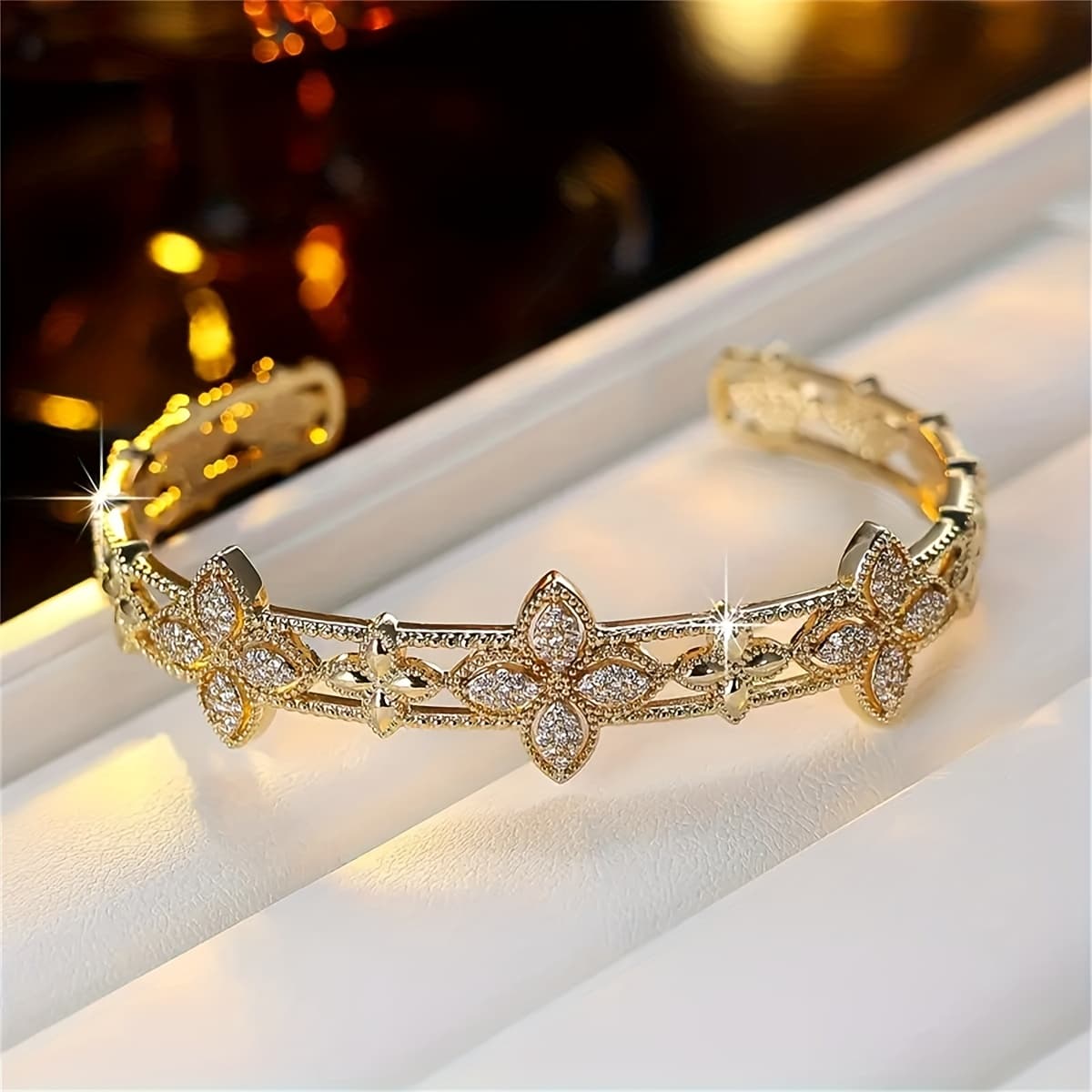 TEMU 1pc Women's Fashionable Niche Light Luxury High-end Synthetic Zirconia Bracelet, Holiday Gift