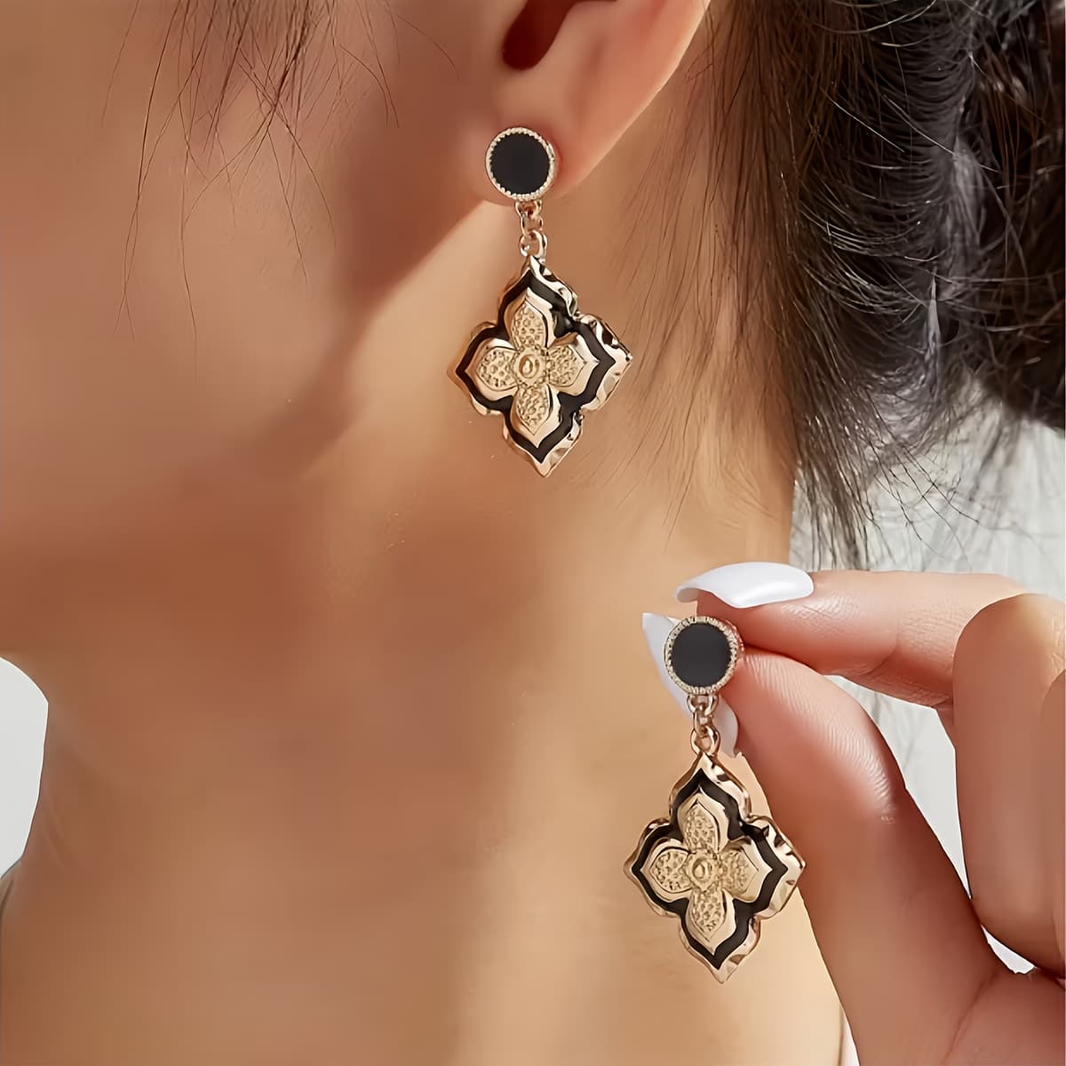 TEMU A Pair Of Fashionable Gilded Double-layer Embossed Stud Earrings For Women, Suitable For Daily Wear, Vacations, And Banquets, Perfect As A Gift For