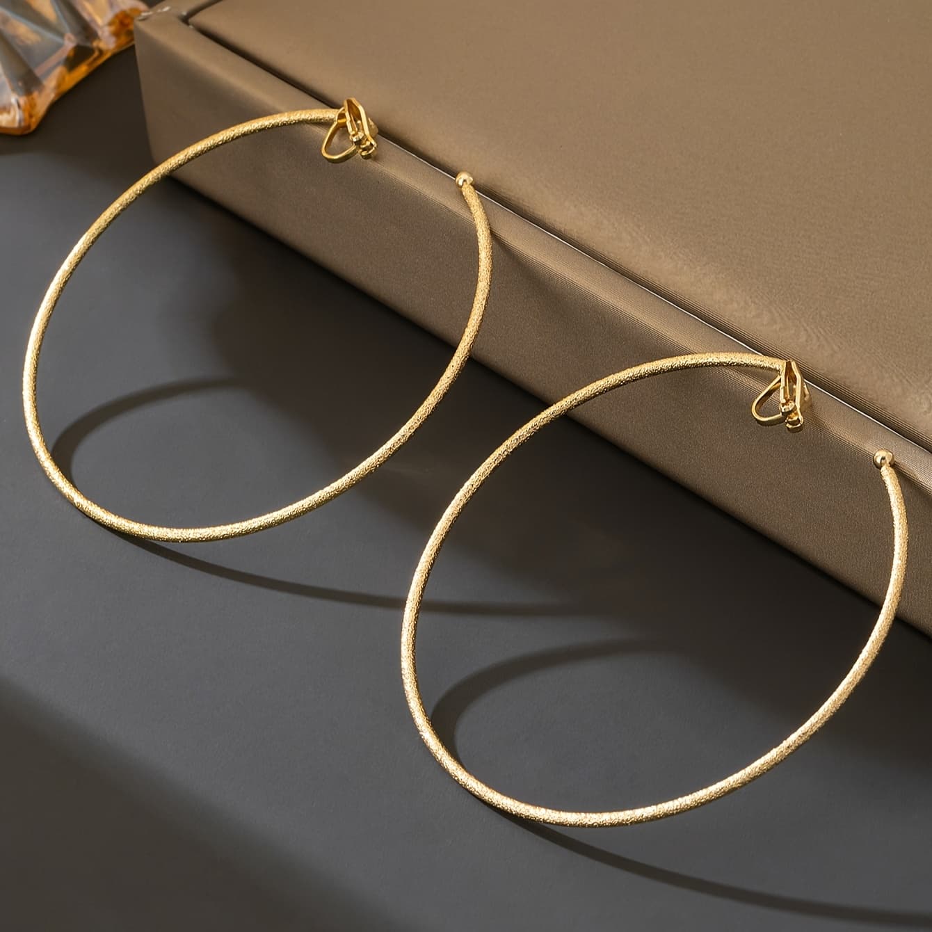 TEMU A Pair Of Vintage-style Geometric Openwork Frosted Large Hoop Earrings With Clip-on Design, Women's Earrings, Party Gift