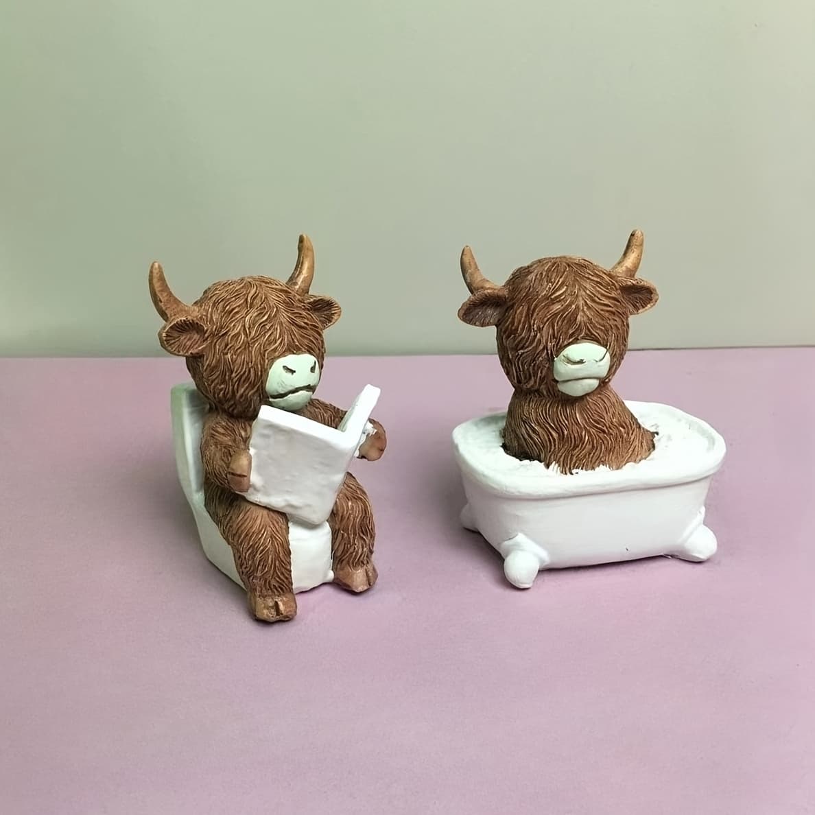 TEMU Highland Cow Bathroom & Desk Decor (2pcs), Reading Figurines With Books, Durable Resin Material, & Fine , Power-free Decoration For Home Bookshelf/office & Gift For Highland