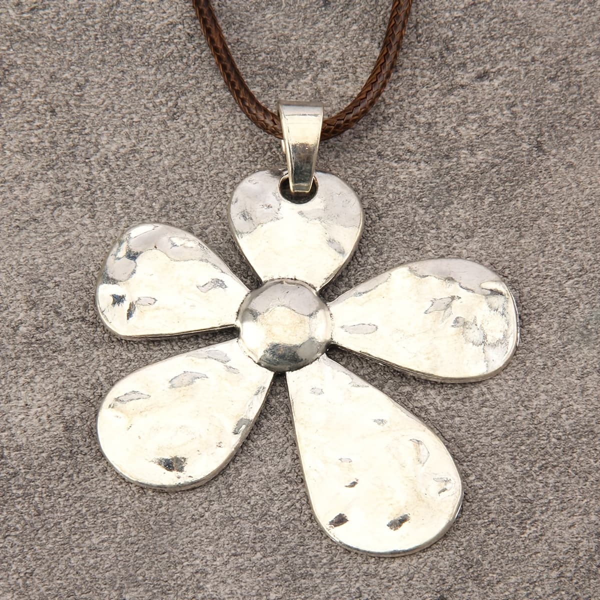 TEMU A Stylish And Beautiful Long Necklace With A Golden And Silvery Flower-shaped Pendant, Designed For Men And Women, Perfect For Gifting To Mothers Or During Christmas And New Year. It Can Be