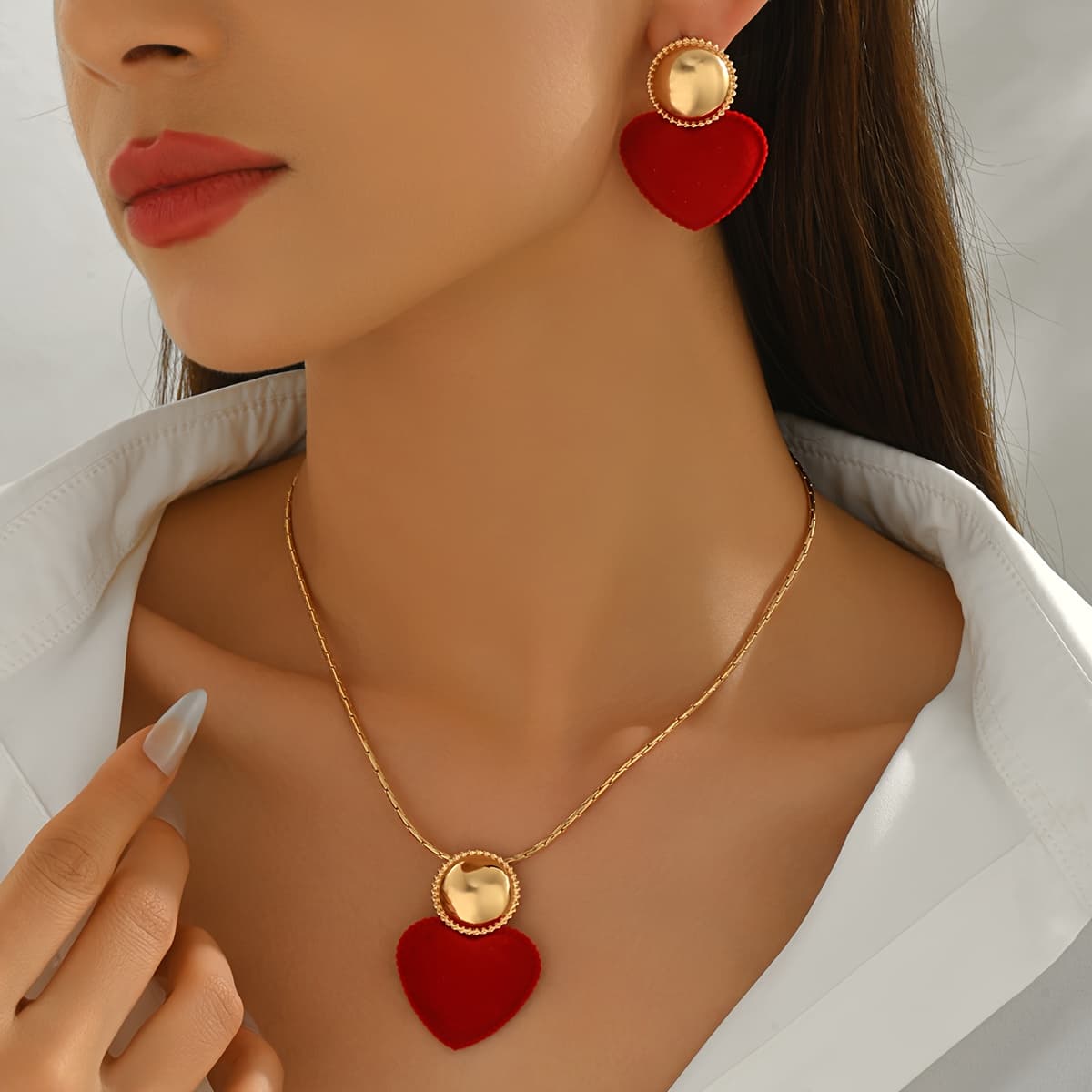 TEMU 1 Pair Women's Earrings 1pc Women's Necklace Autumn And Winter Geometric Heart-shaped Black Glossy Round Pendant Design Halloween New Year Valentine's Day Gift