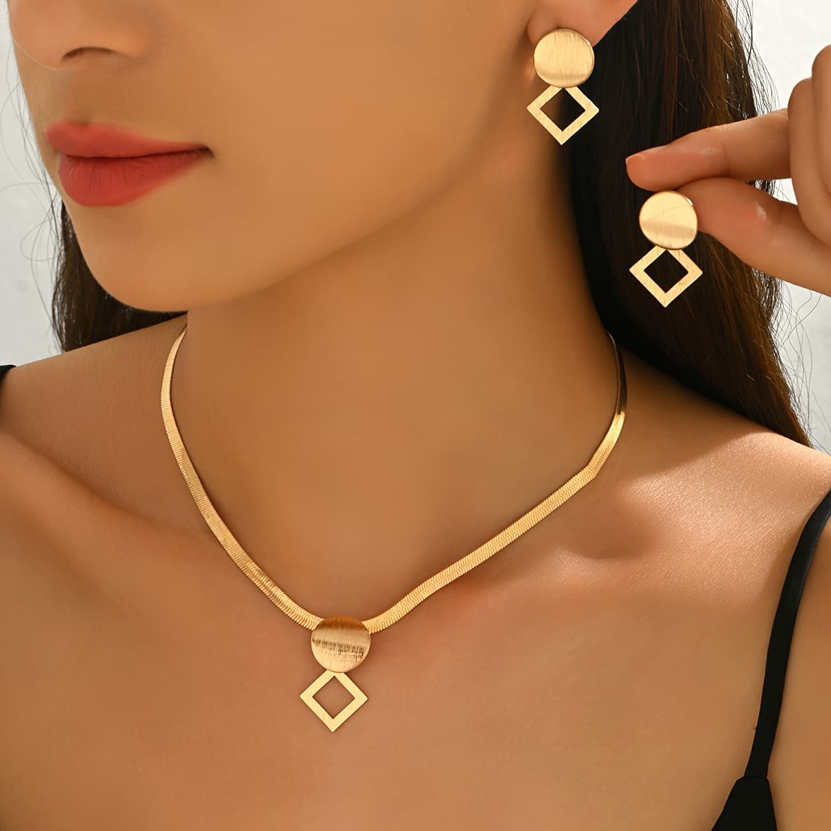 TEMU 2pcs Set: Flat Snake Chain Necklace With Creative Geometric Round And -shaped Earrings. A Stylish Vintage Casual Yet Elegant Women's Necklace And Earrings Set