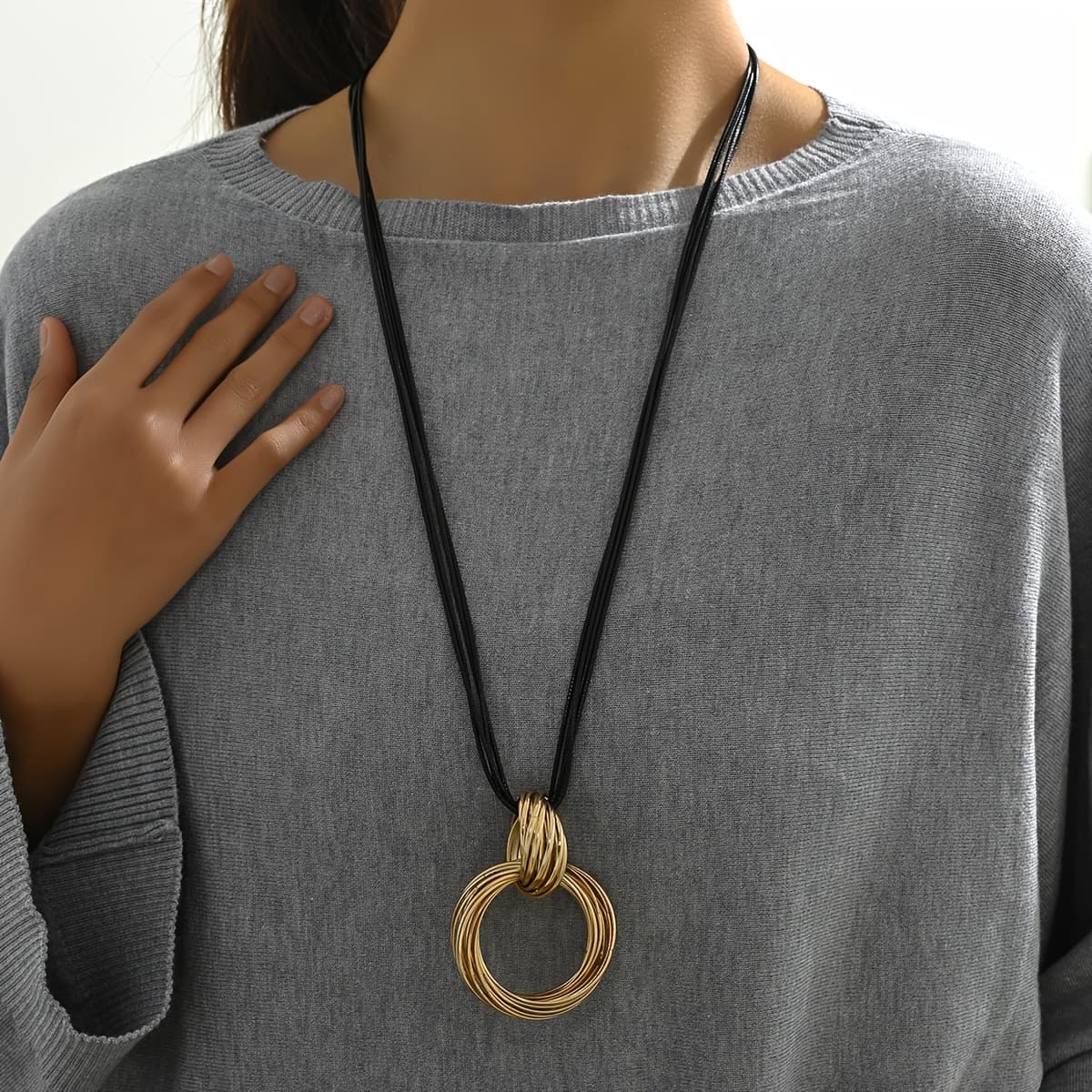TEMU A Long Necklace With A Featuring Multiple Circles, Perfect For Autumn And