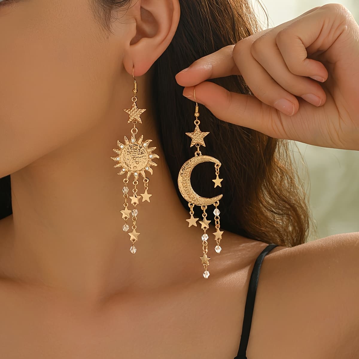 TEMU 1 Pair Of Fashionable And Elegant Asymmetrical Tassel Earrings With Star, Moon, And , Exquisite And Sparkling, Suitable For Autumn And Winter Daily Wear, Parties, And Festive Or Anniversary Gifts