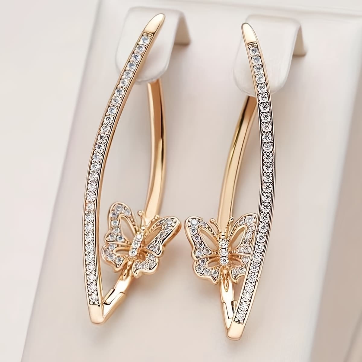 TEMU A Pair Of Luxurious And Silvery Zirconia -shaped Women's Fashion Hoop Earrings Party Birthday Gift Engagement Wedding Earrings Anniversary Gift